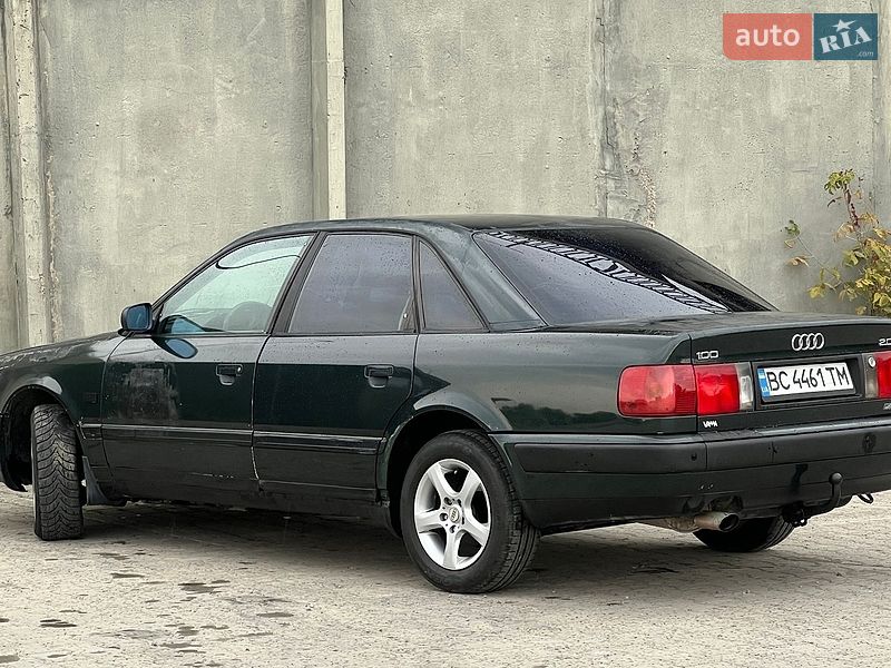 Седан Audi 100 1994 в Дрогобичі