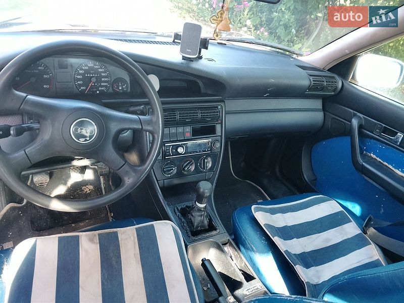 Седан Audi 100 1993 в Деражні