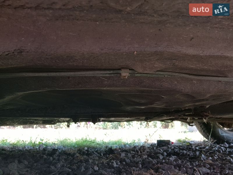 Седан Audi 100 1993 в Деражні