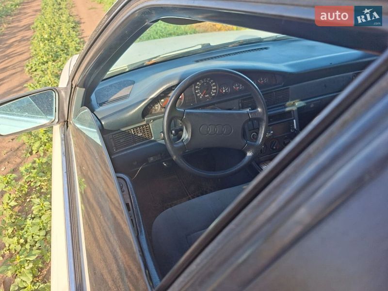 Седан Audi 100 1987 в Чернівцях