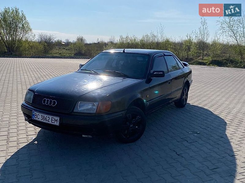 Седан Audi 100 1992 в Городке