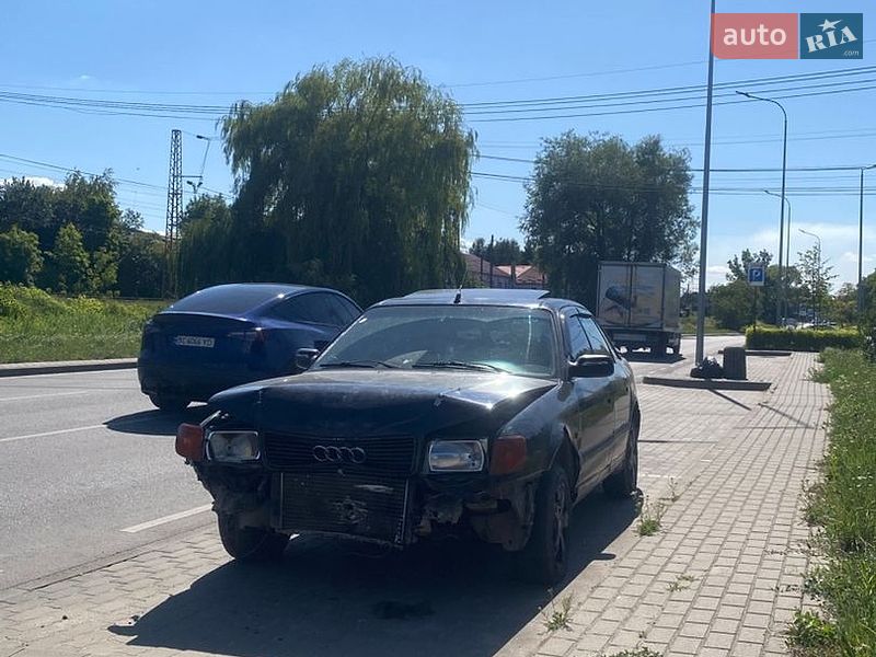 Седан Audi 100 1992 в Городке