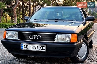 Седан Audi 100 1988 в Дніпрі