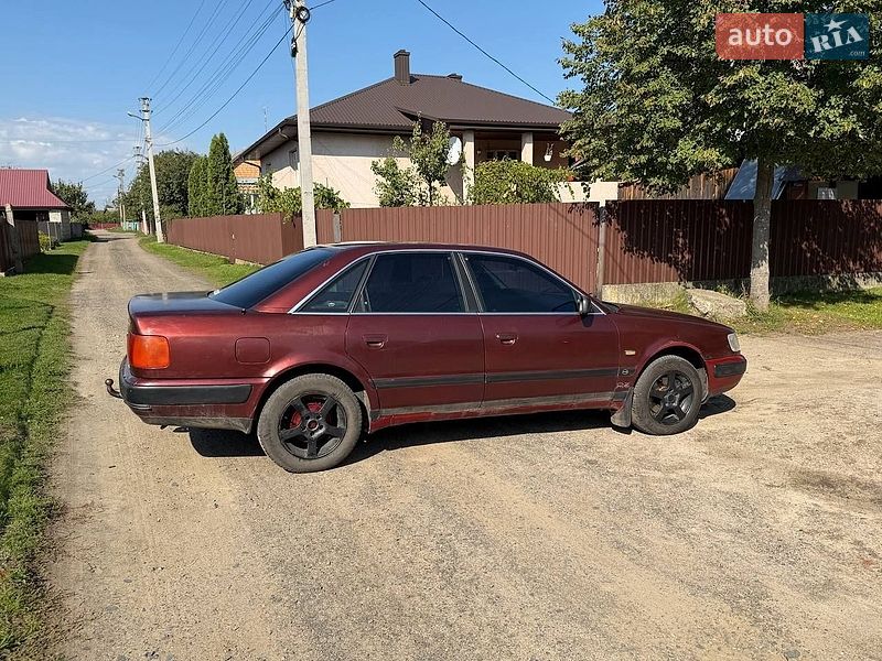 Седан Audi 100 1992 в Березному