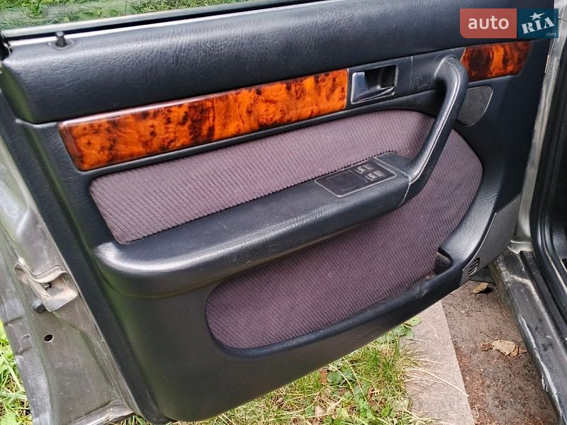 Седан Audi 100 1993 в Хмельницком