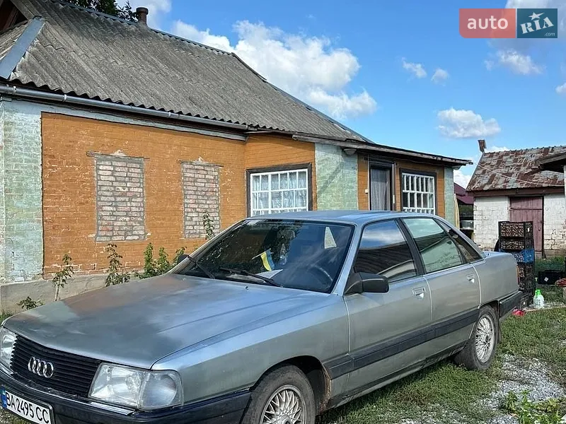 Audi 100
