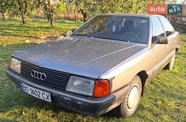 Седан Audi 100 1988 в Бучаче