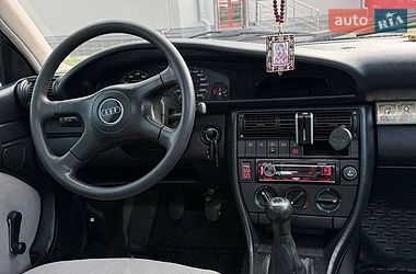Седан Audi 100 1992 в Ровно