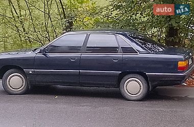 Седан Audi 100 1987 в Надворной