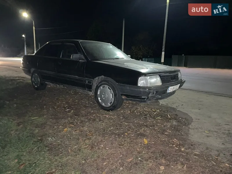 Audi 100
