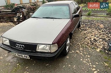 Седан Audi 100 1989 в Волочиске