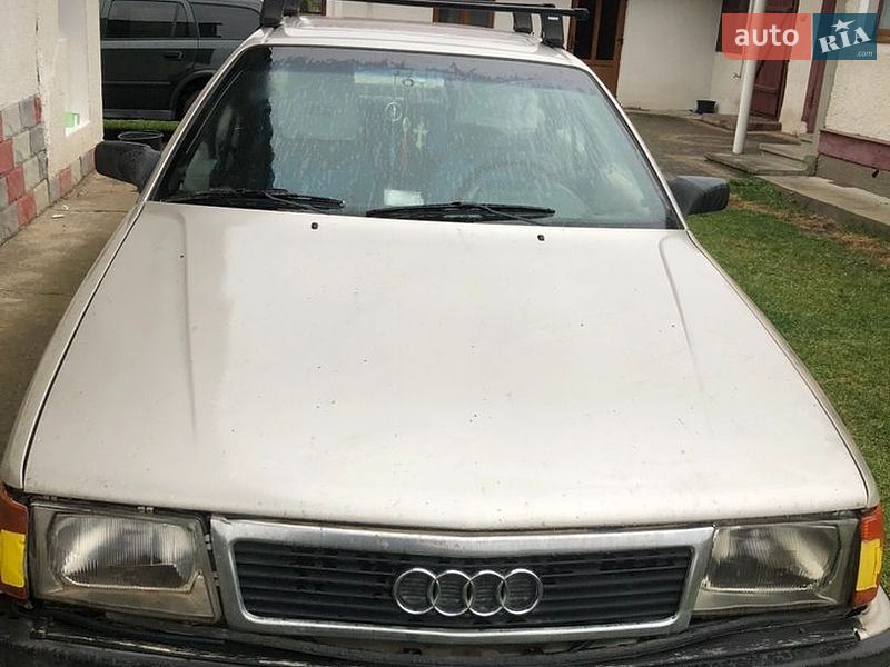 Седан Audi 100 1986 в Спасе