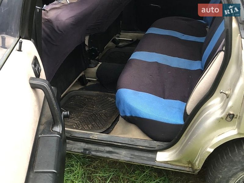 Седан Audi 100 1986 в Спасе