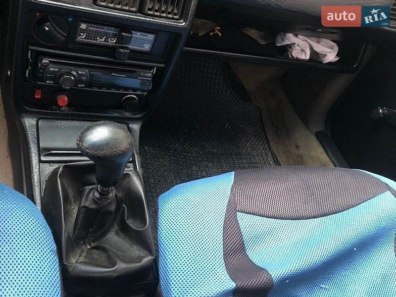 Седан Audi 100 1986 в Спасе