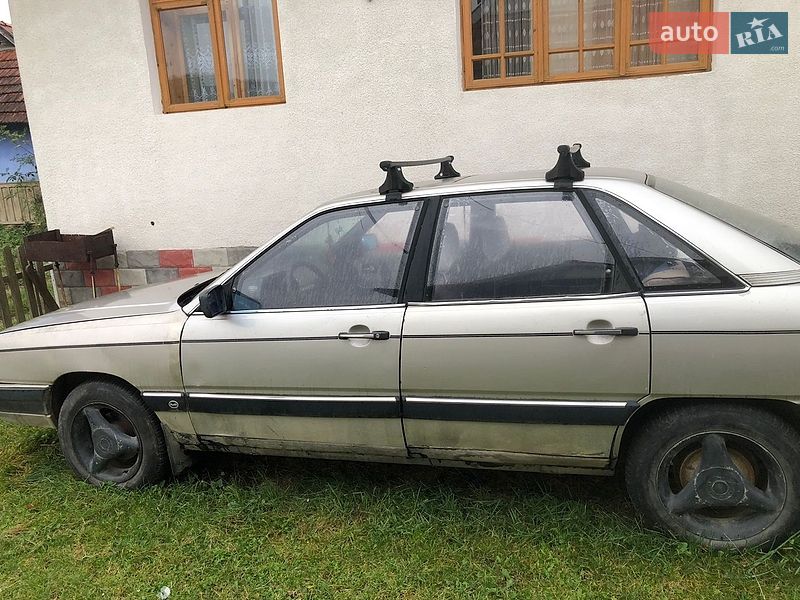 Седан Audi 100 1986 в Спасе