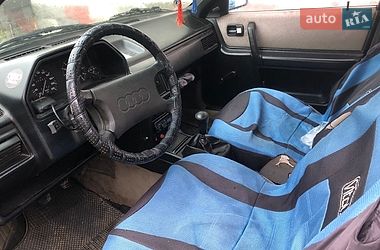Седан Audi 100 1986 в Спасе