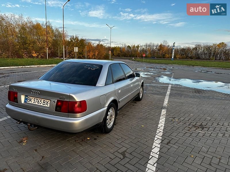 Седан Audi 100 1992 в Ровно