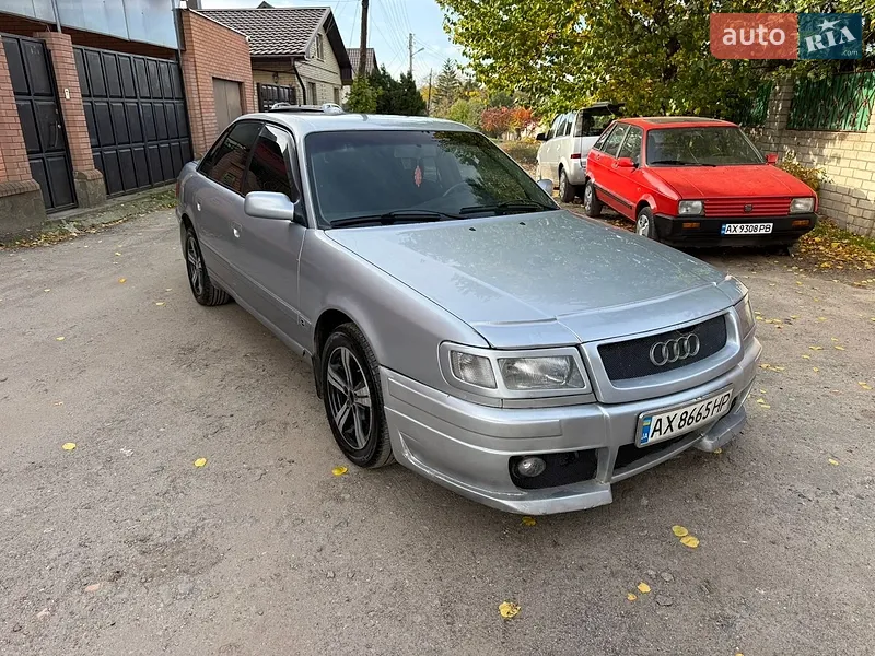 Audi 100