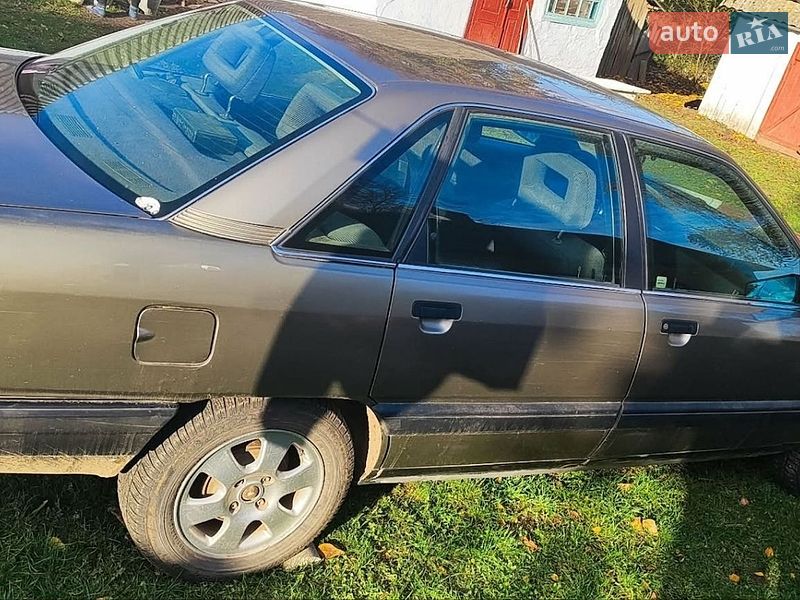 Седан Audi 100 1990 в Дубно