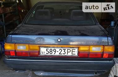 Седан Audi 200 1984 в Мукачево