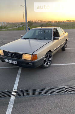 Седан Audi 200 1984 в Ровно