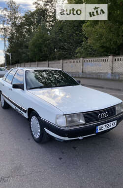 Седан Audi 200 1986 в Виннице