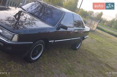 Седан Audi 200 1989 в 
