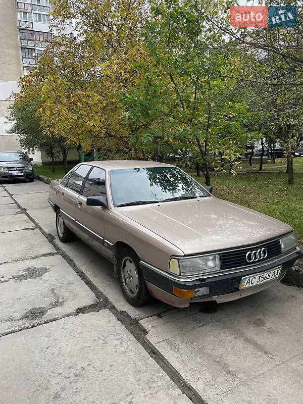 Audi 200 1988