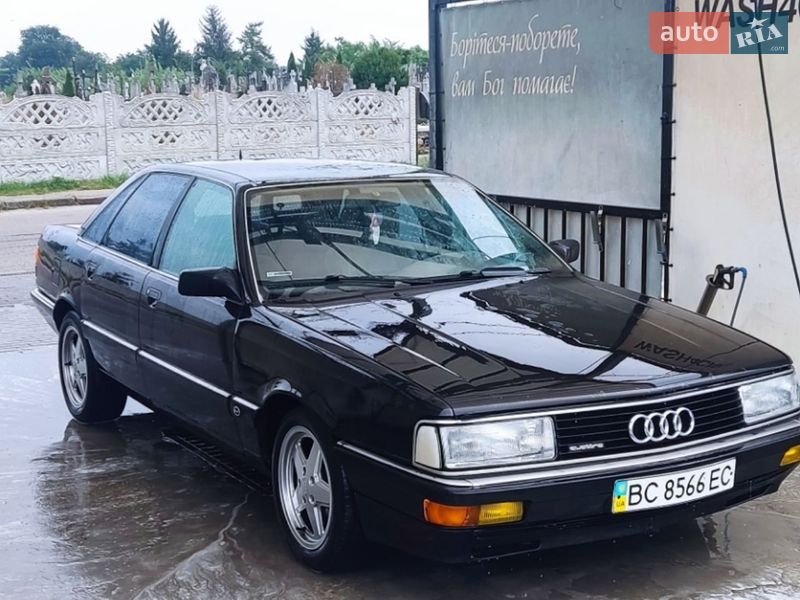 Audi 200 1988