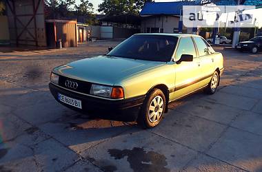 Седан Audi 80 1988 в Черновцах