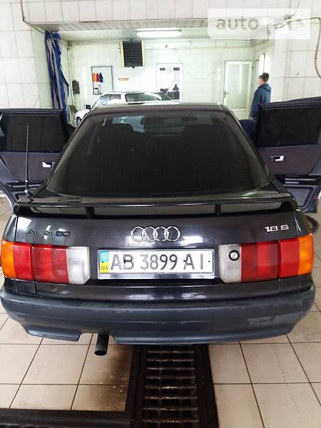 Седан Audi 80 1990 в Виннице