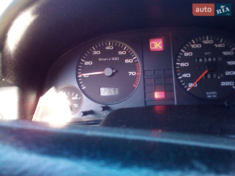 Седан Audi 80 1994 в Рахові