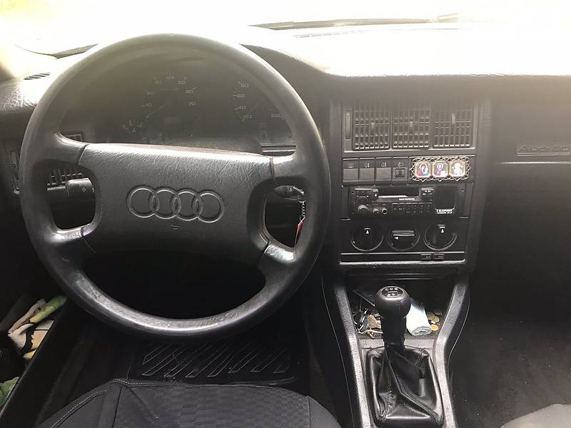 Седан Audi 80 1990 в Монастыриске