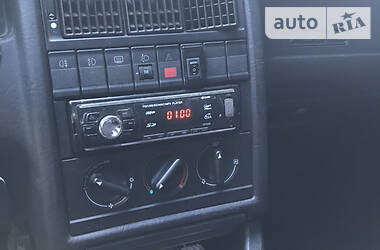 Седан Audi 80 1993 в 