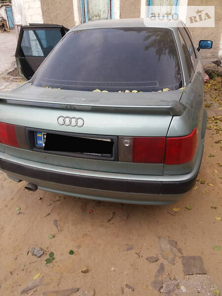 Audi 80