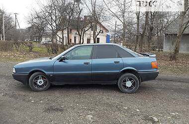 Седан Audi 80 1989 в Черновцах
