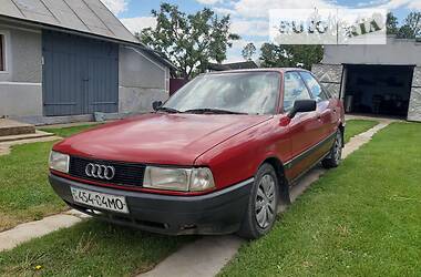 Седан Audi 80 1988 в Черновцах