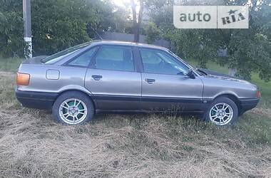 Седан Audi 80 1988 в Знаменке