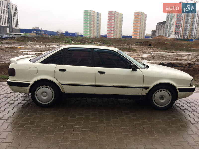 Седан Audi 80 1988 в Арцизові