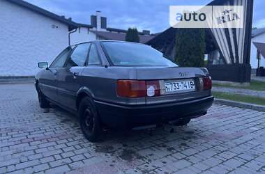 Седан Audi 80 1988 в Косове