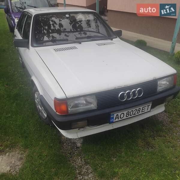 Седан Audi 80 1986 в Ужгороде