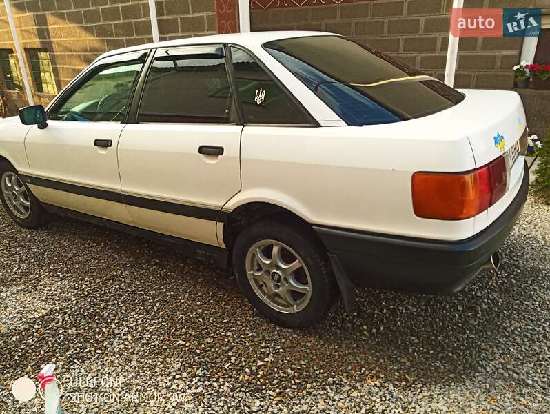 Седан Audi 80 1987 в Виноградове