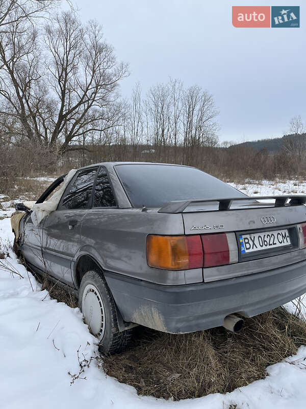 Седан Audi 80 1989 в Новой Ушице