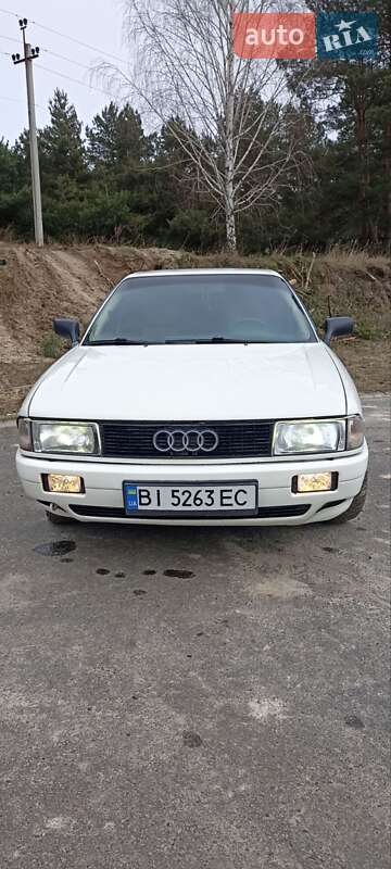 Седан Audi 80 1988 в Кременчуці