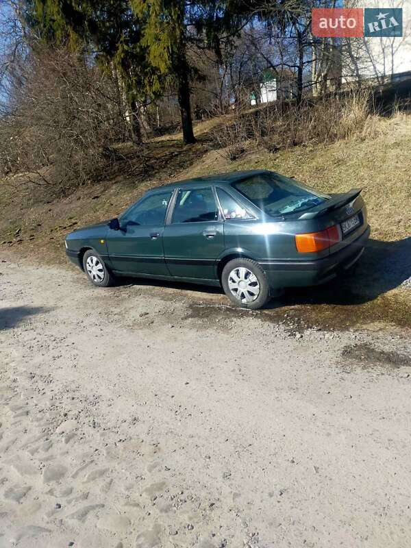 Седан Audi 80 1988 в Гоще