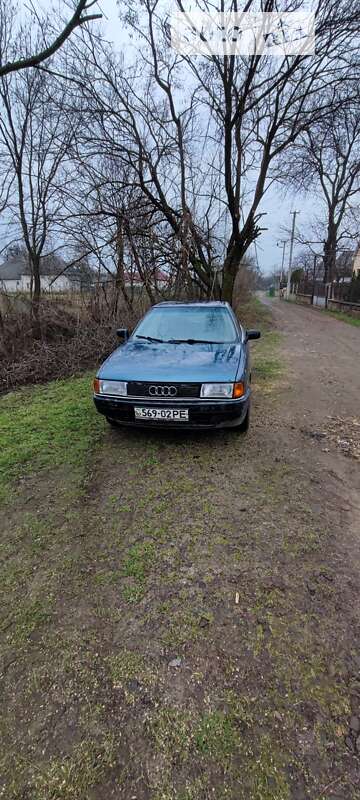 Седан Audi 80 1987 в Иршаве