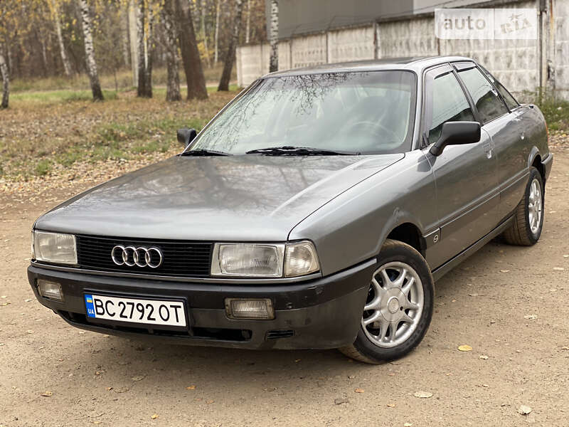 Седан Audi 80 1990 в Новояворовске
