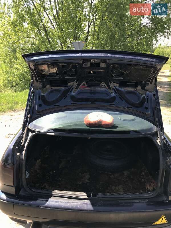 Седан Audi 80 1993 в Шацке