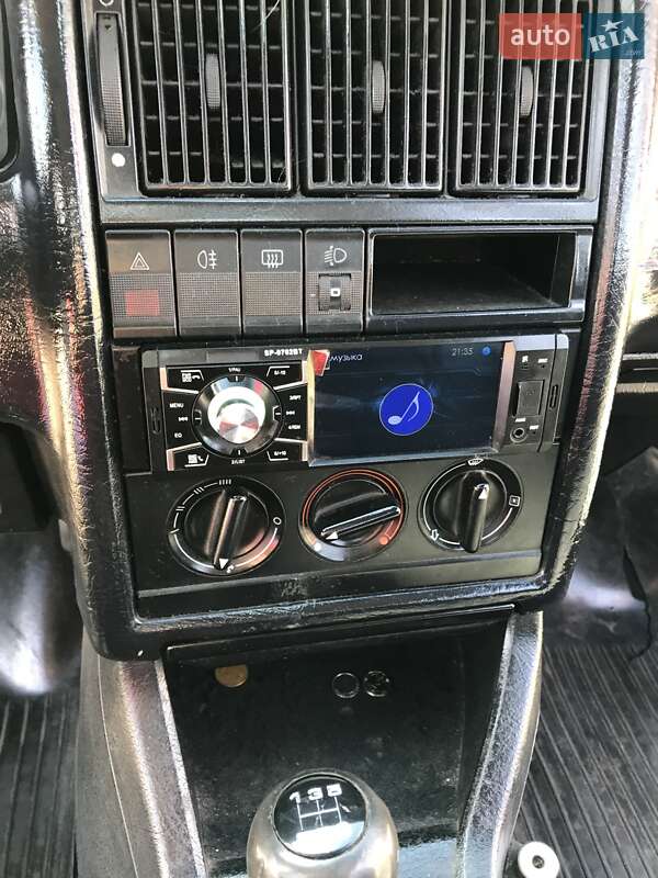 Седан Audi 80 1993 в Шацке