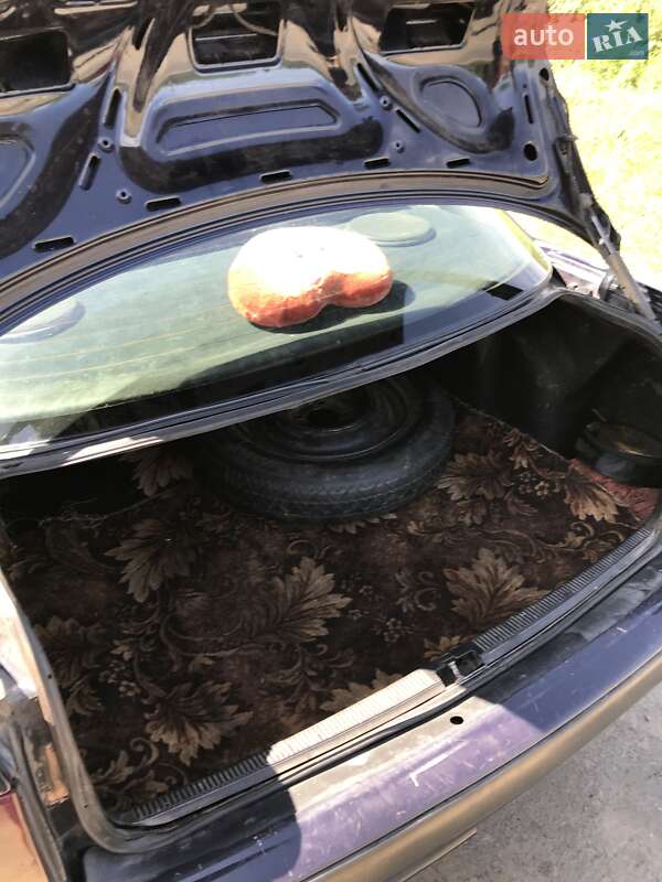 Седан Audi 80 1993 в Шацке